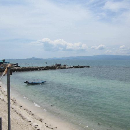 Charung Beach Хаад Рин Екстериор снимка