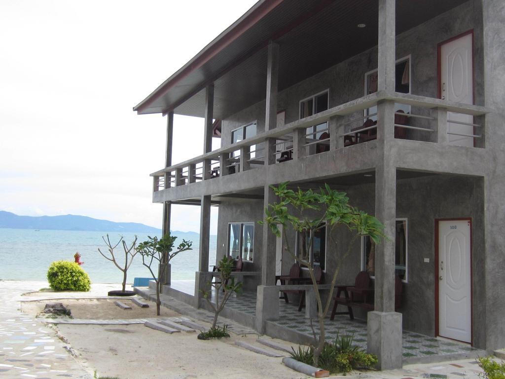 Charung Beach Хаад Рин Екстериор снимка