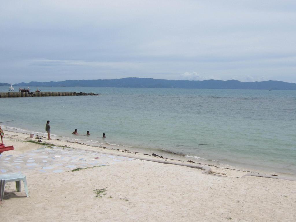 Charung Beach Хаад Рин Екстериор снимка
