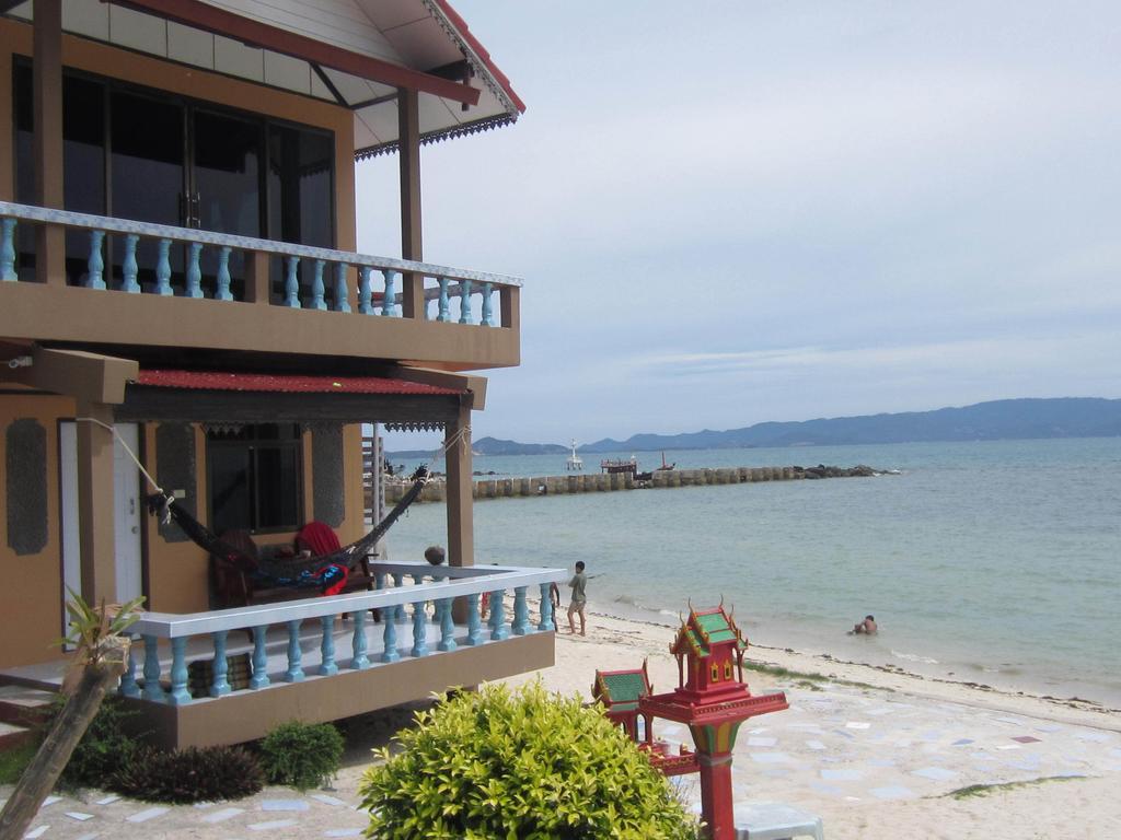 Charung Beach Хаад Рин Екстериор снимка